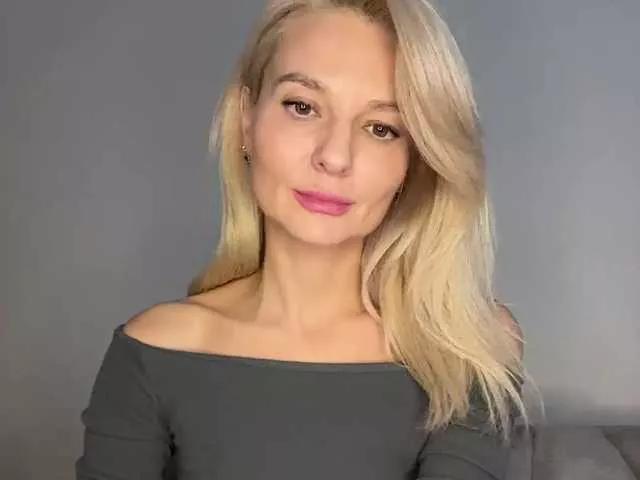 -Molly- on BongaCams 