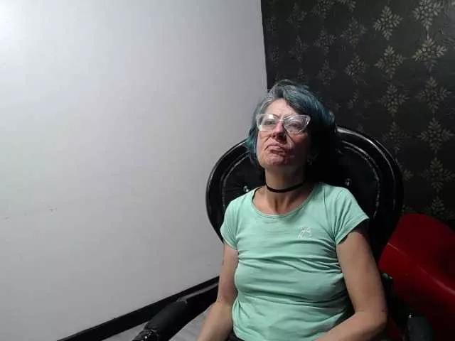 Ades-lira on BongaCams 