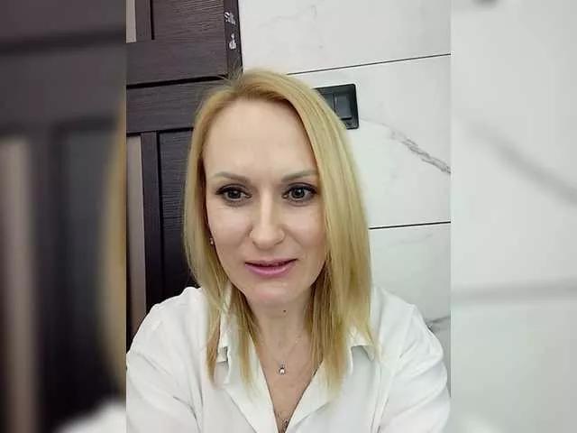 AlenaXBlonde on BongaCams 