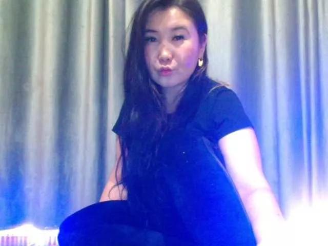 Bet-Lu on BongaCams 