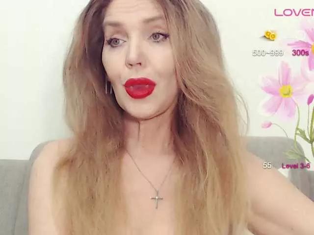 Drakulaura1 on BongaCams 