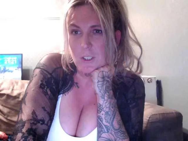 Harleyslut on BongaCams 