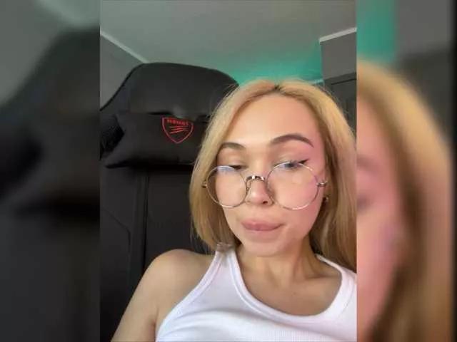 ITayaa on BongaCams 