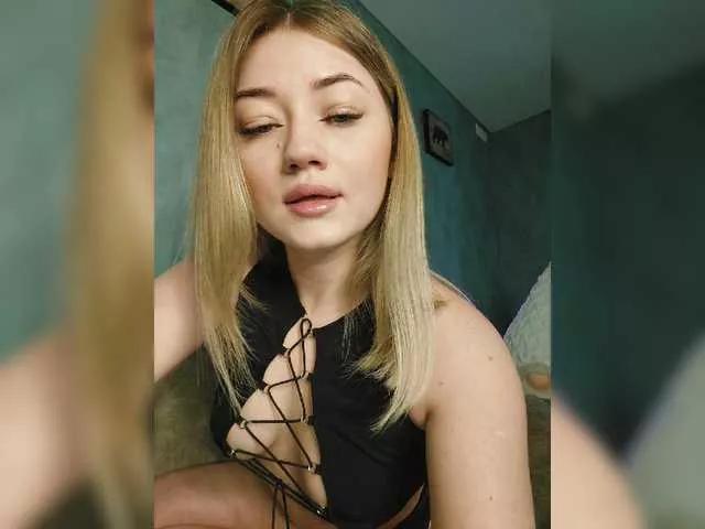 juicy-peachh on BongaCams 