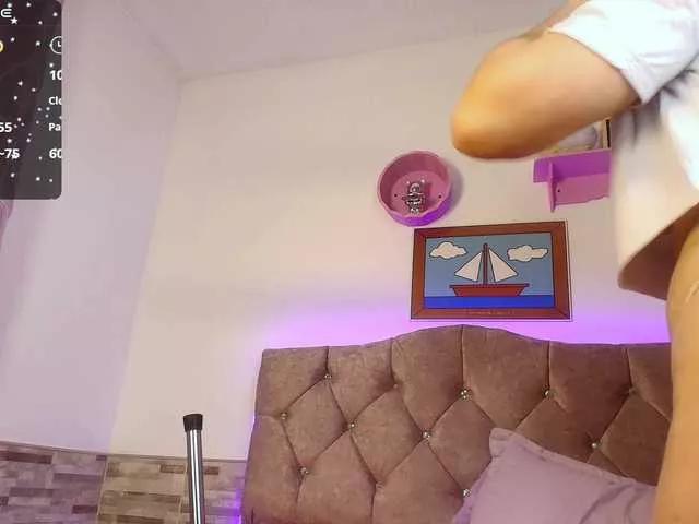 LeanaWhite1 on BongaCams 