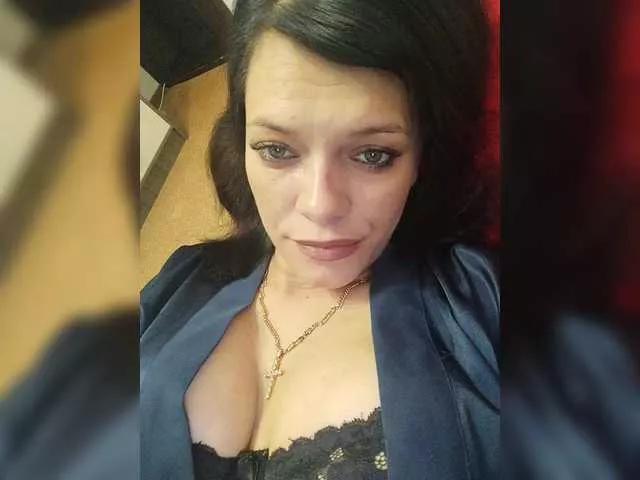 Lois-Lorrie on BongaCams 