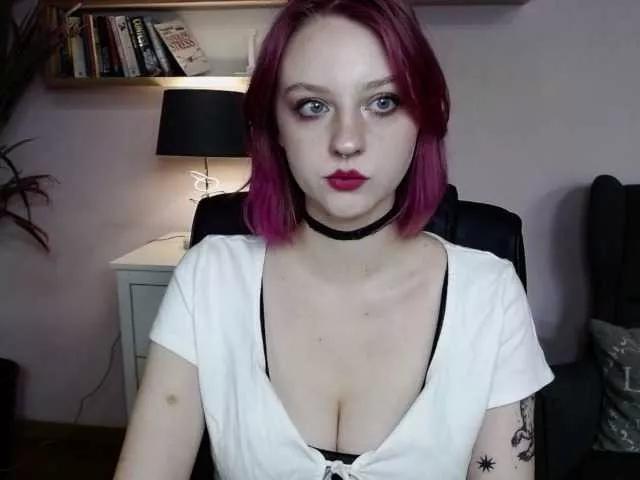 MadelineLOVE99 on BongaCams 