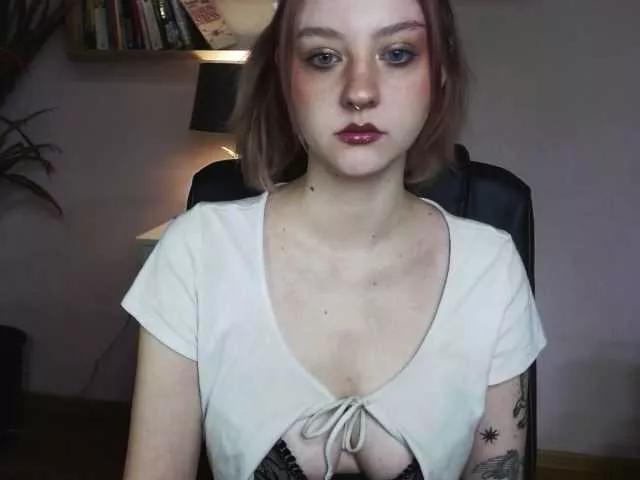 MadelineLOVE99 on BongaCams 