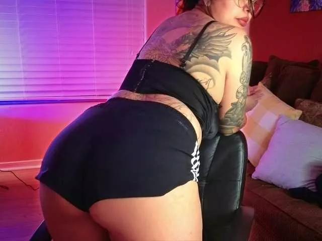 Miacanelaxo on BongaCams 