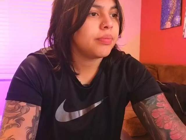 Miacanelaxo on BongaCams 