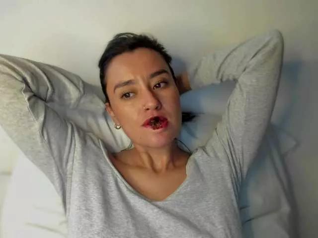 milagrey1 on BongaCams 