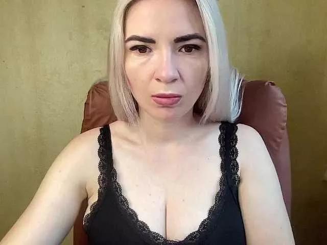 Monika-blonde100 on BongaCams 