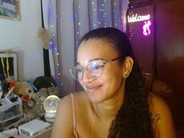 Moranguh on BongaCams 