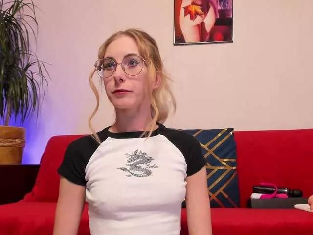 Nikki-Gia on BongaCams 