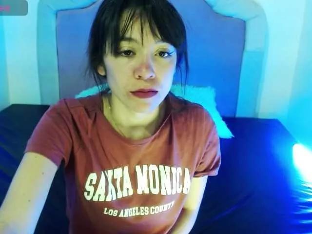 petit-mia on BongaCams 