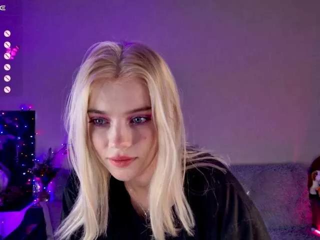 ShawtyLola on BongaCams 