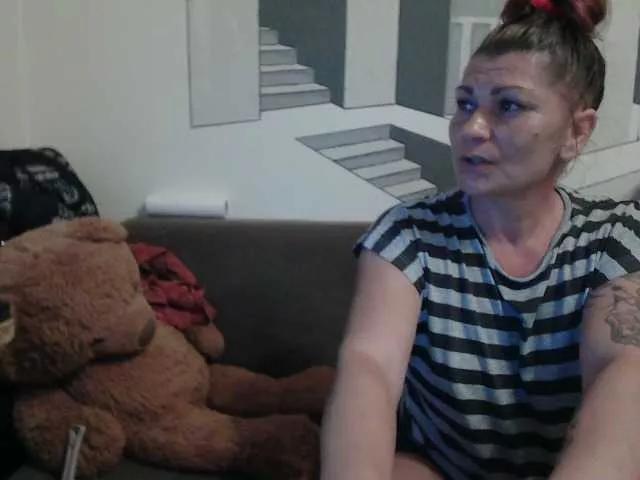 YasminaGeil on BongaCams 